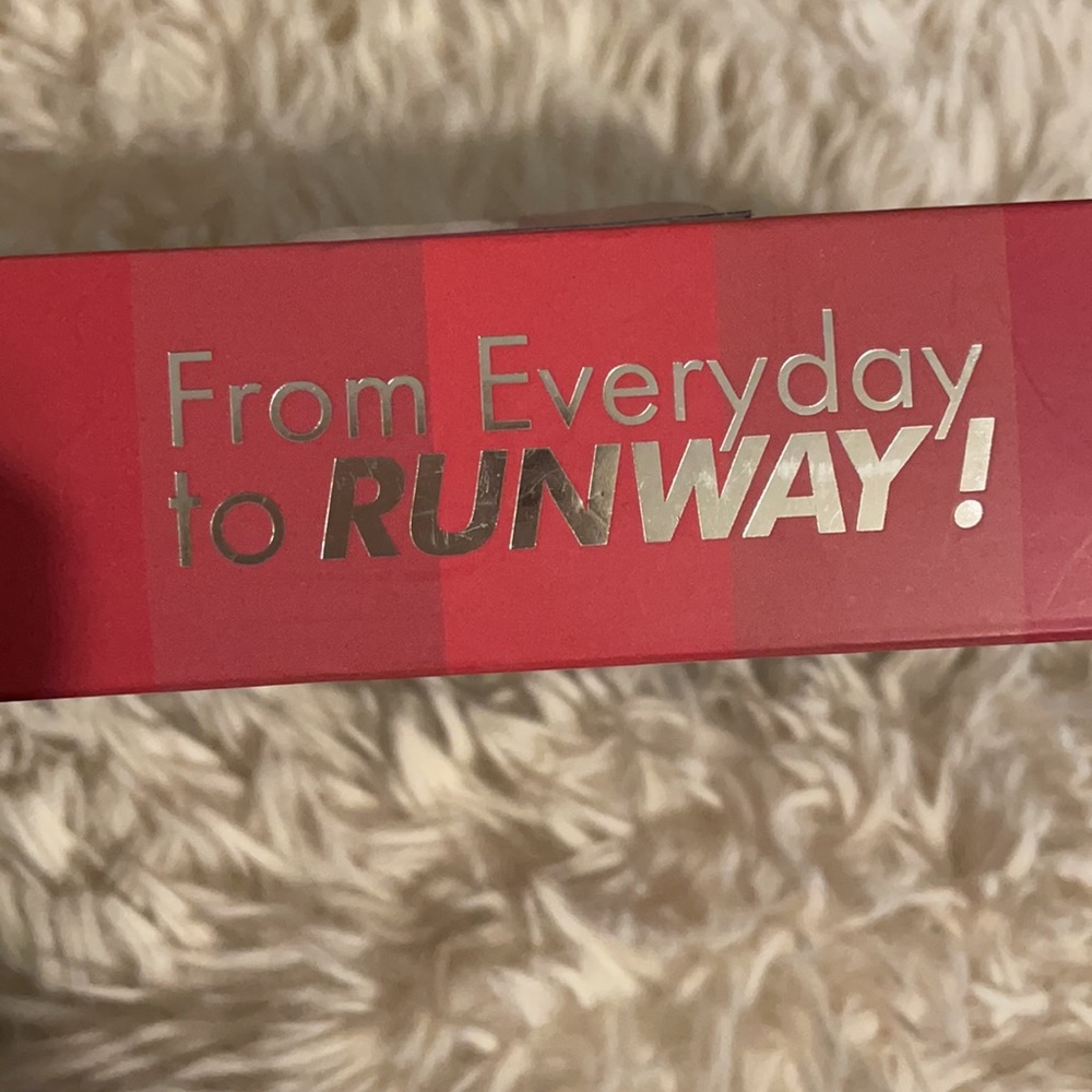 Lipsticks - Picture 4 of 6